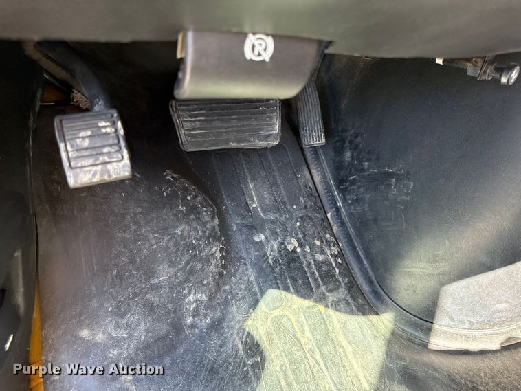 image for item DY8280 2012 Chevrolet Express school bus