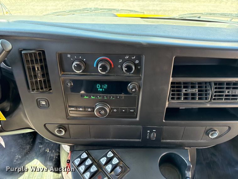 image for item DY8280 2012 Chevrolet Express school bus