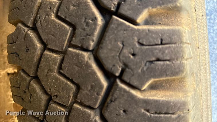 image for item DY8280 2012 Chevrolet Express school bus