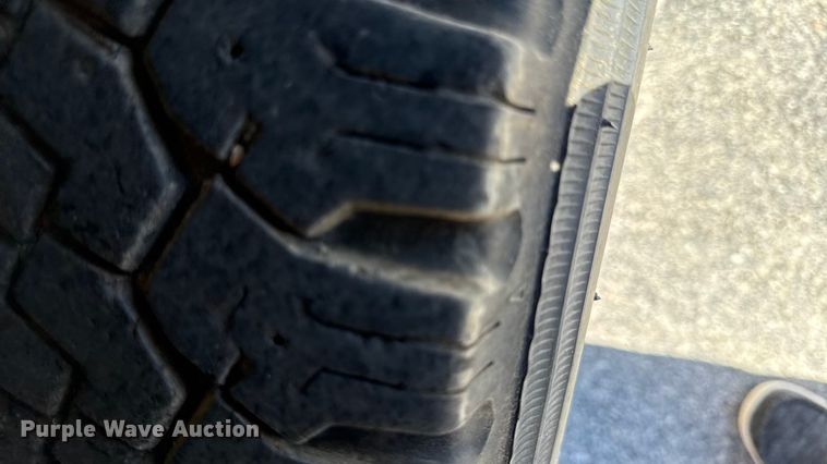 image for item DY8280 2012 Chevrolet Express school bus