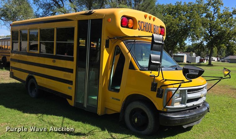 image for item DZ6351 2001 Chevrolet Express school bus