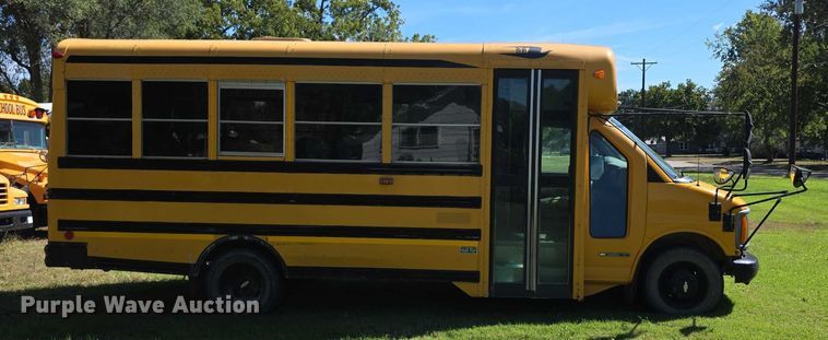 image for item DZ6351 2001 Chevrolet Express school bus