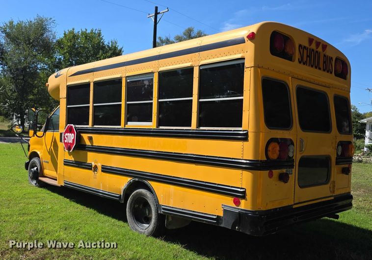 image for item DZ6351 2001 Chevrolet Express school bus