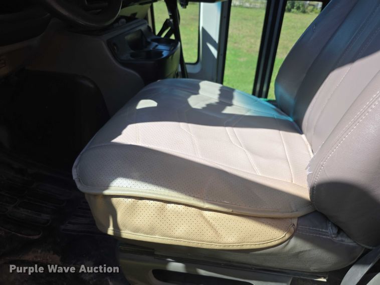 image for item DZ6351 2001 Chevrolet Express school bus