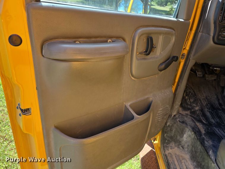 image for item DZ6351 2001 Chevrolet Express school bus