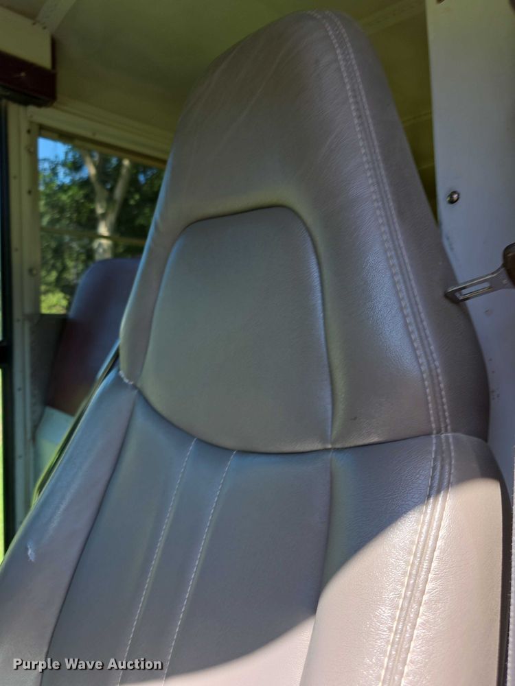 image for item DZ6351 2001 Chevrolet Express school bus