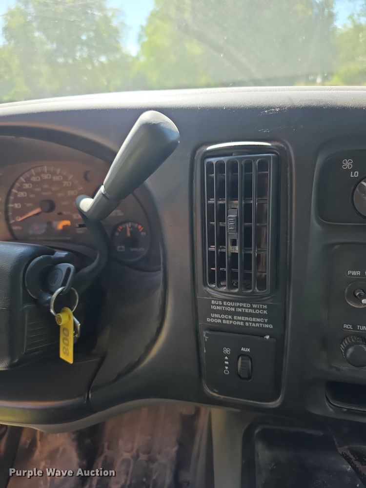 image for item DZ6351 2001 Chevrolet Express school bus