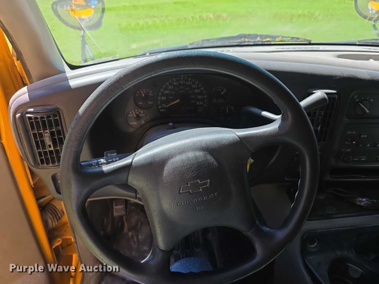 image for item DZ6351 2001 Chevrolet Express school bus