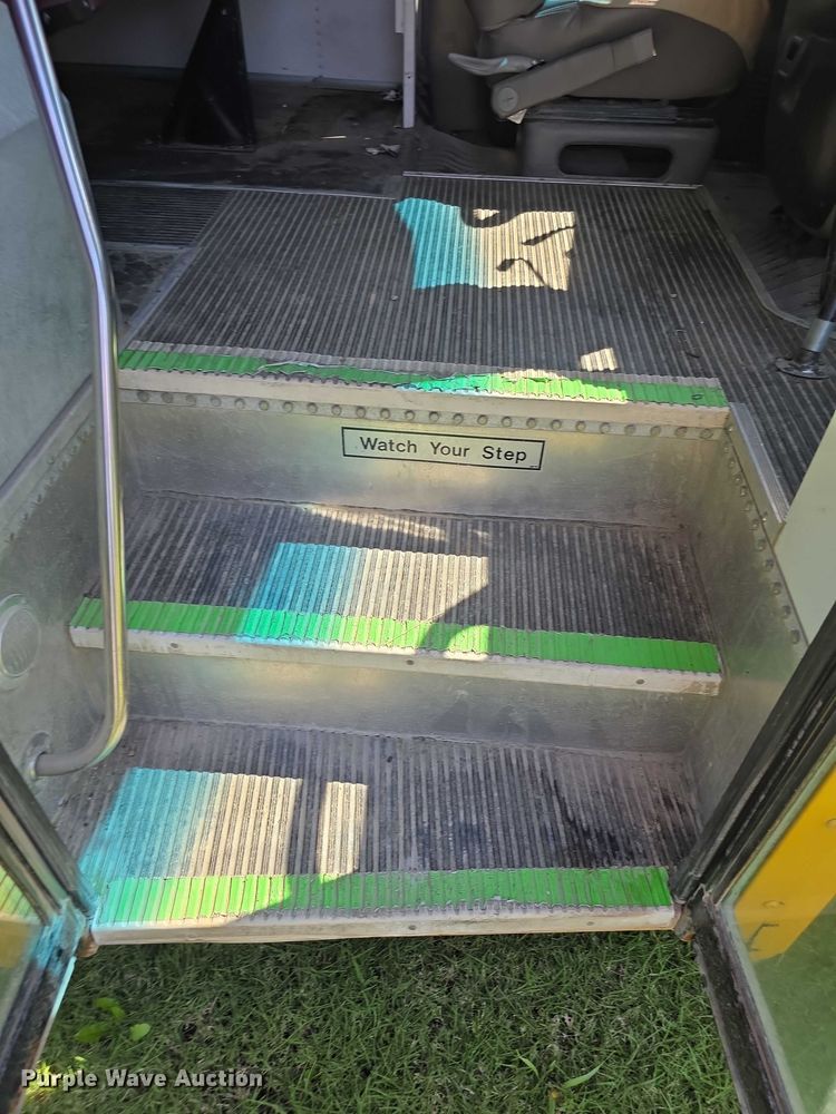 image for item DZ6351 2001 Chevrolet Express school bus