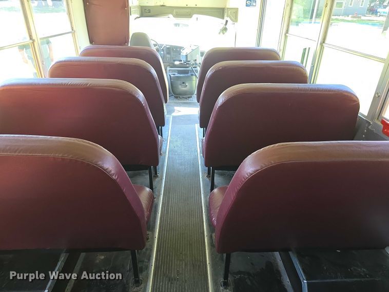 image for item DZ6351 2001 Chevrolet Express school bus