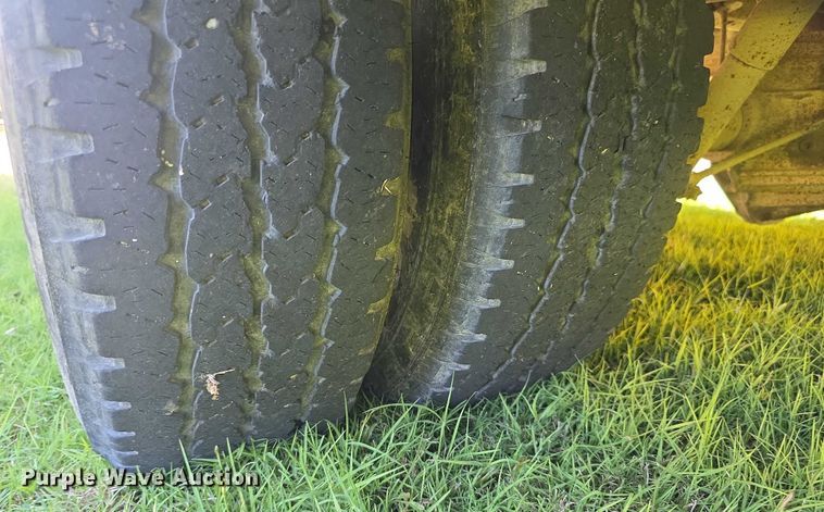 image for item DZ6351 2001 Chevrolet Express school bus