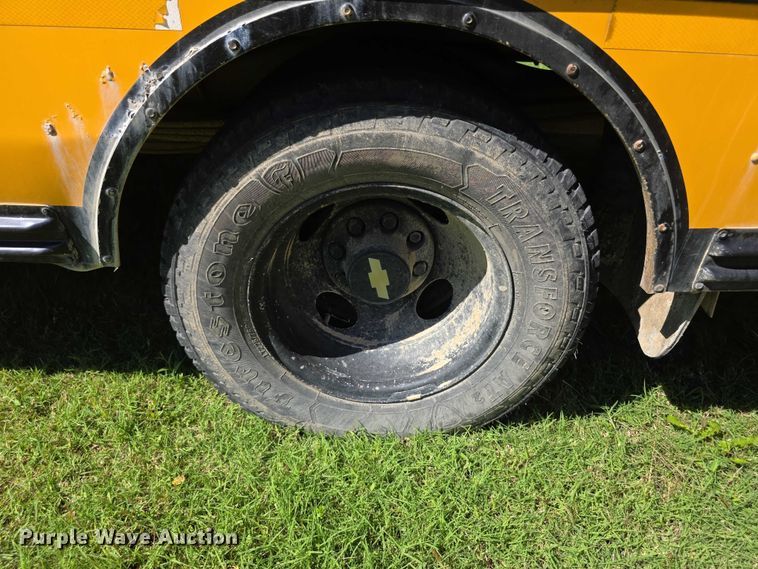 image for item DZ6351 2001 Chevrolet Express school bus
