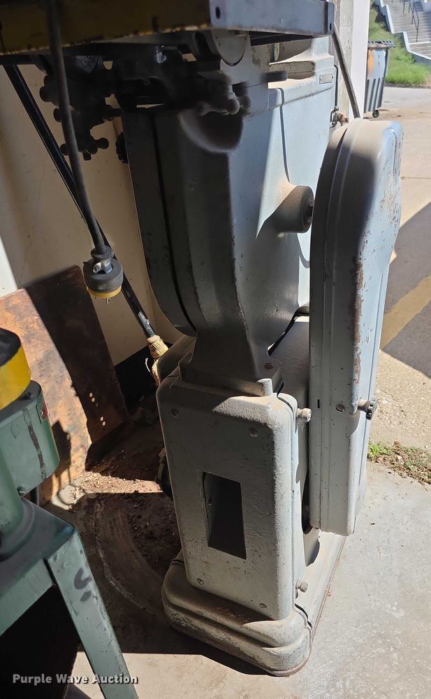 image for item DZ6354 Delta Milwaukee Series 28 band saw