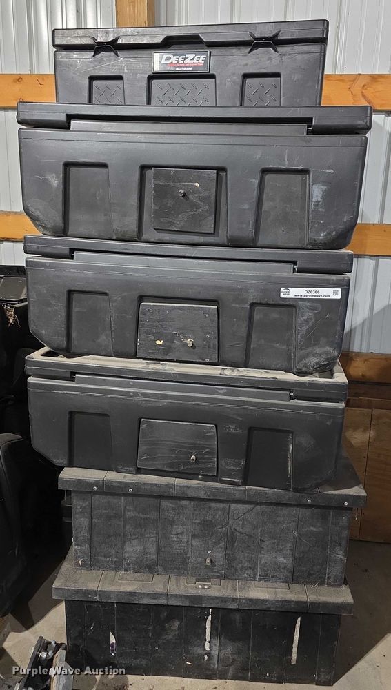 image for item DZ6366 (11) DeeZee toolboxes