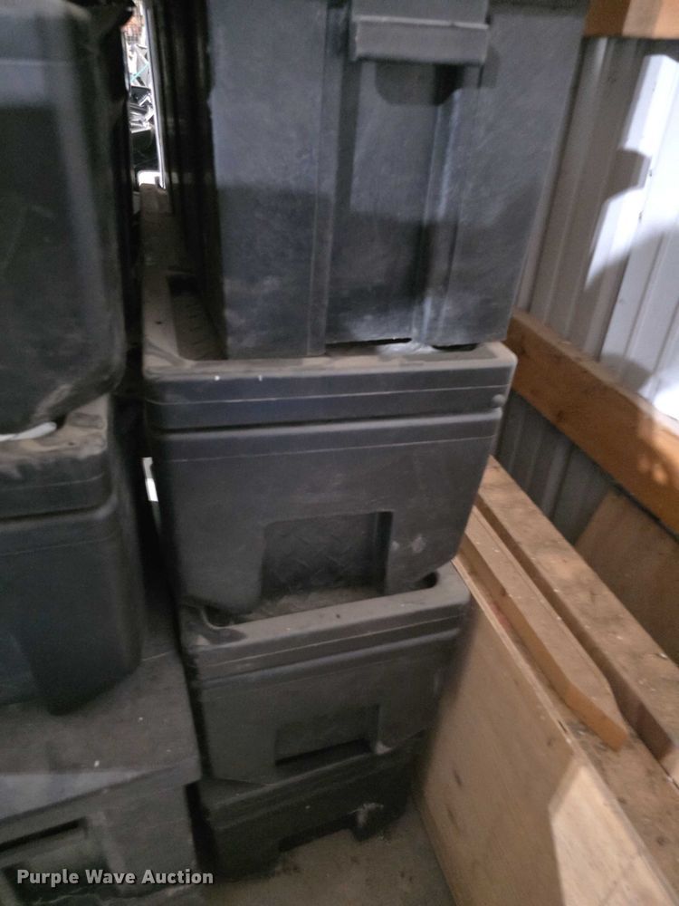 image for item DZ6366 (11) DeeZee toolboxes