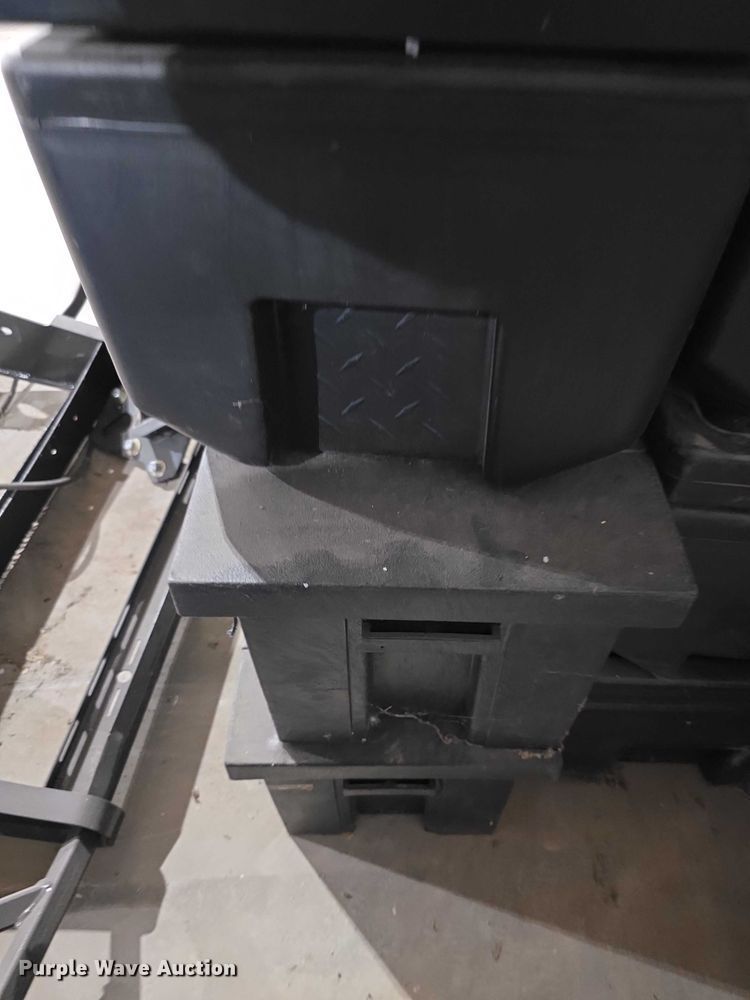 image for item DZ6366 (11) DeeZee toolboxes