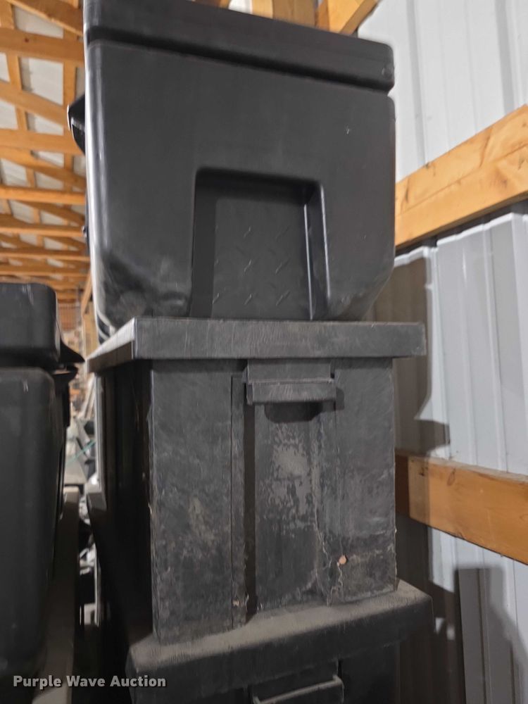 image for item DZ6366 (11) DeeZee toolboxes