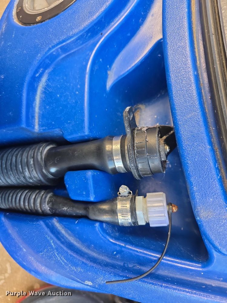 image for item DZ6369 Chariot iScrub 24 floor scrubber