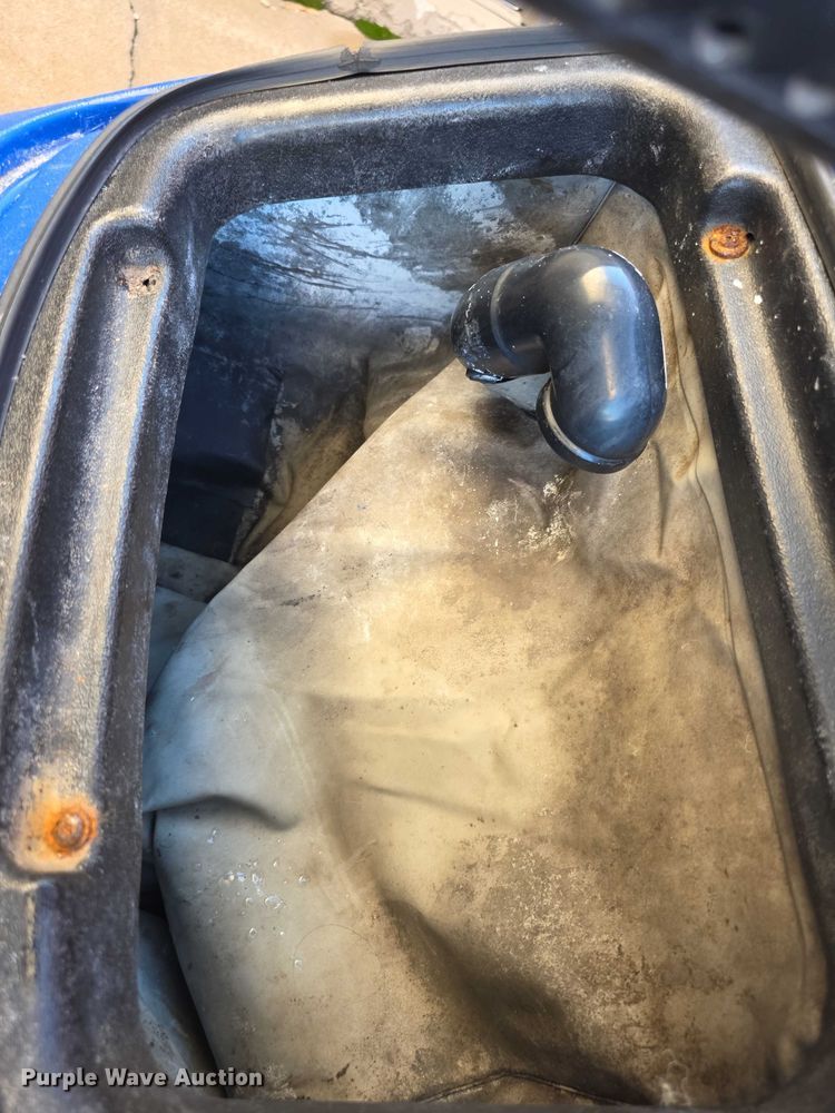 image for item DZ6369 Chariot iScrub 24 floor scrubber