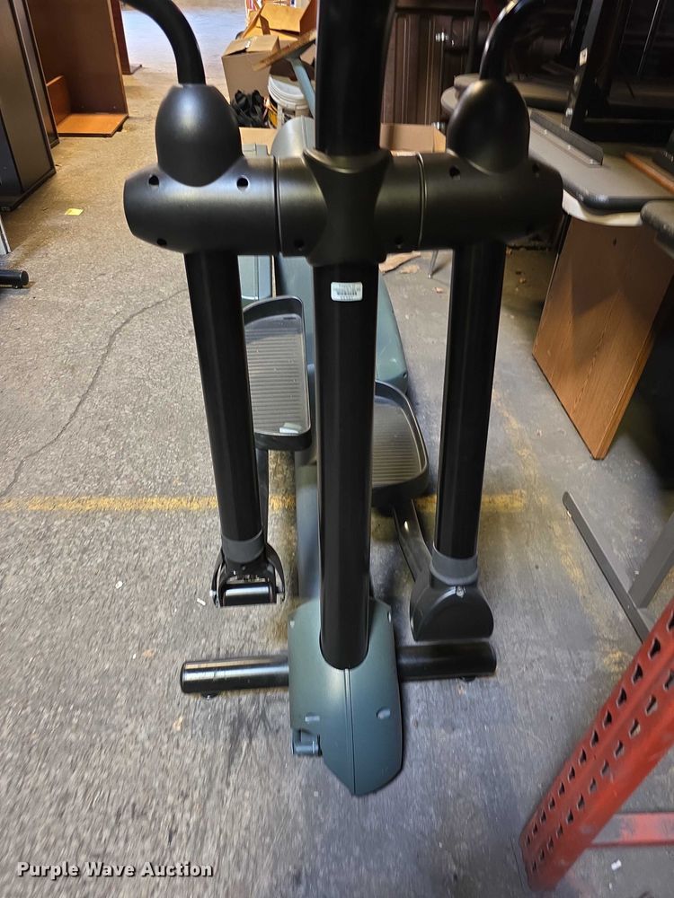 image for item DZ6380 (4) Life Cycle 9500HR elliptical bikes