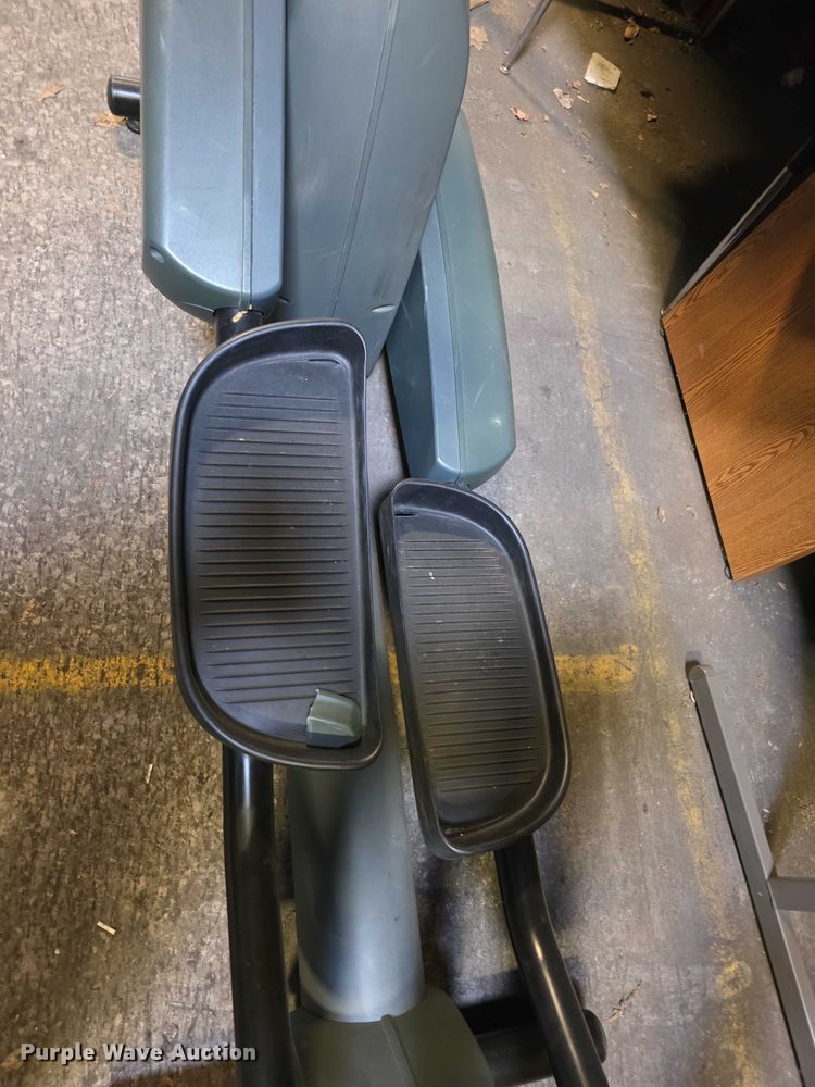 image for item DZ6380 (4) Life Cycle 9500HR elliptical bikes