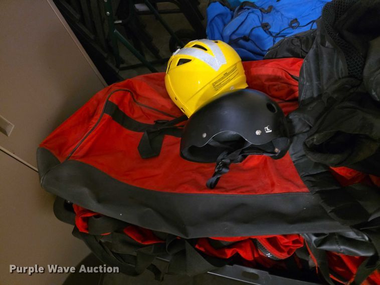 image for item DZ6402 Assorted equipment bags 