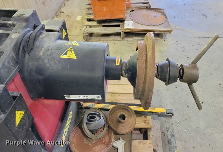 image for item DZ6646 Corghi ET66MO tire balancer