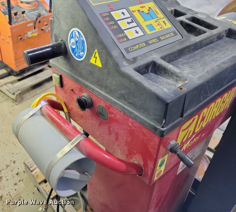 image for item DZ6646 Corghi ET66MO tire balancer