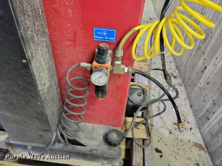 image for item DZ6646 Corghi ET66MO tire balancer