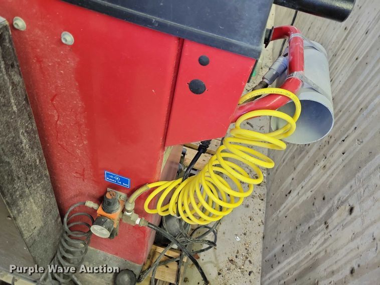 image for item DZ6646 Corghi ET66MO tire balancer