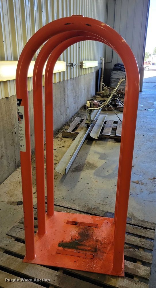 image for item DZ6648 Martins MIC-3 tire cage