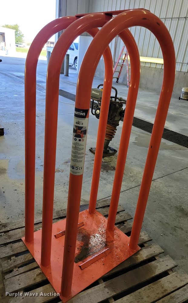 image for item DZ6648 Martins MIC-3 tire cage