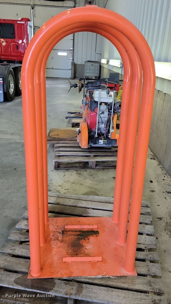 image for item DZ6648 Martins MIC-3 tire cage