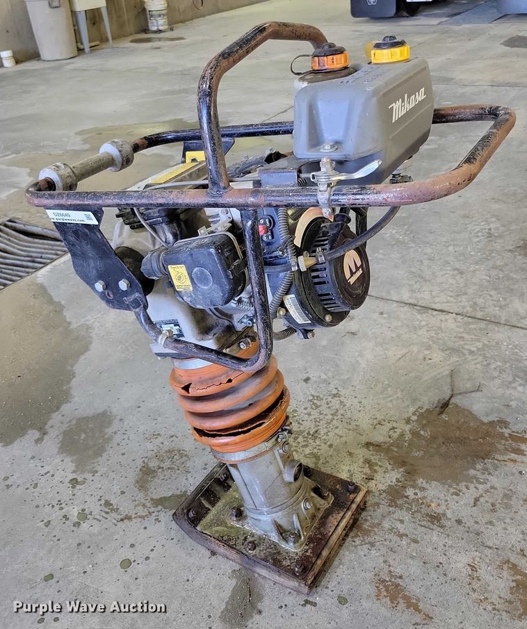 image for item DZ6649 Multiquip Mikasa MT-75HS plate compactor