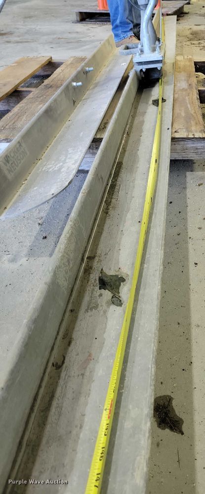 image for item DZ6650 Wacker Neuson P35A power screed