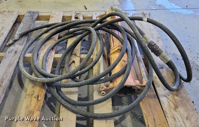 image for item DZ6651 Stanley PD45 post driver