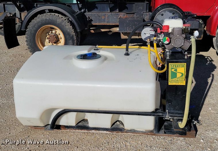 image for item DZ6652 Sprayer Specialties turf sprayer