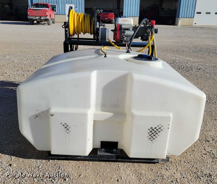 image for item DZ6652 Sprayer Specialties turf sprayer