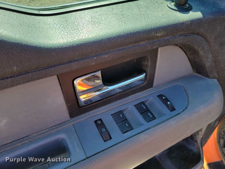 image for item DZ6653 2012 Ford F150 SuperCab pickup truck