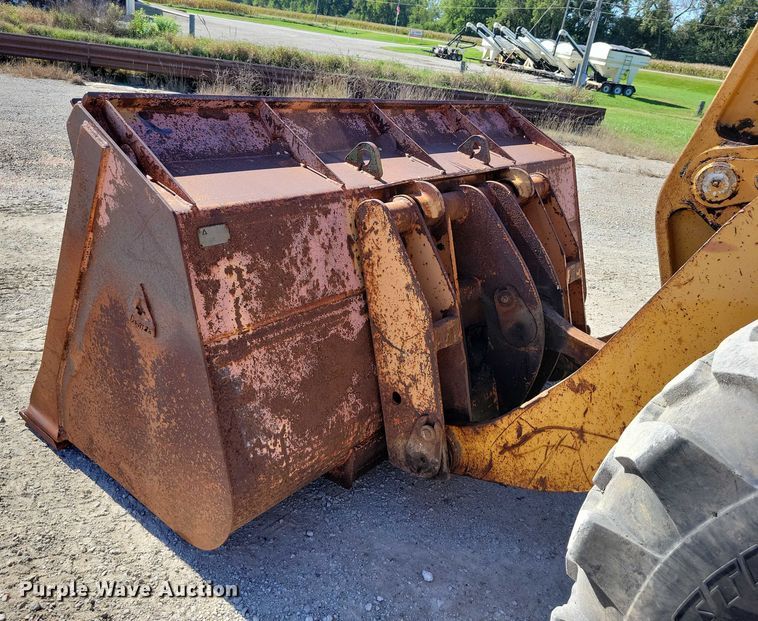 image for item DZ6654 1995 Case 721B wheel loader