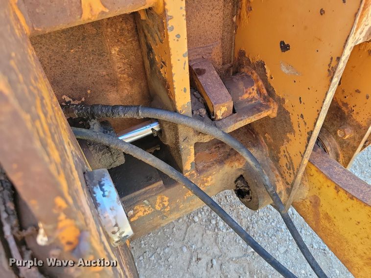 image for item DZ6654 1995 Case 721B wheel loader