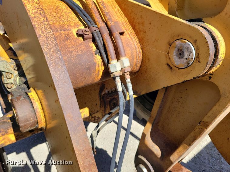 image for item DZ6654 1995 Case 721B wheel loader