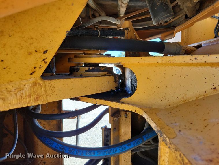 image for item DZ6654 1995 Case 721B wheel loader