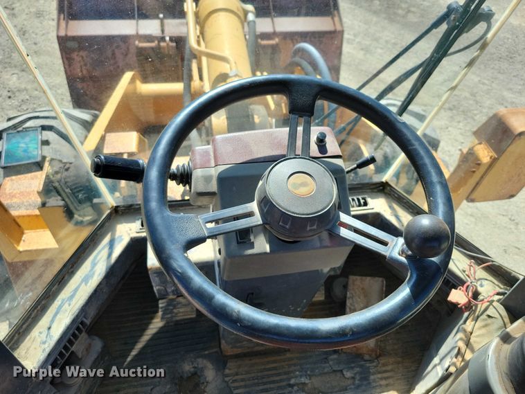 image for item DZ6654 1995 Case 721B wheel loader