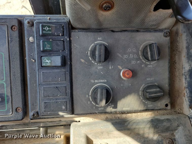 image for item DZ6654 1995 Case 721B wheel loader