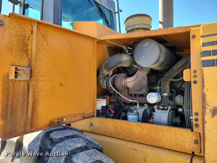 image for item DZ6654 1995 Case 721B wheel loader