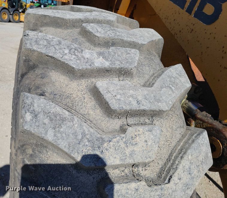 image for item DZ6654 1995 Case 721B wheel loader