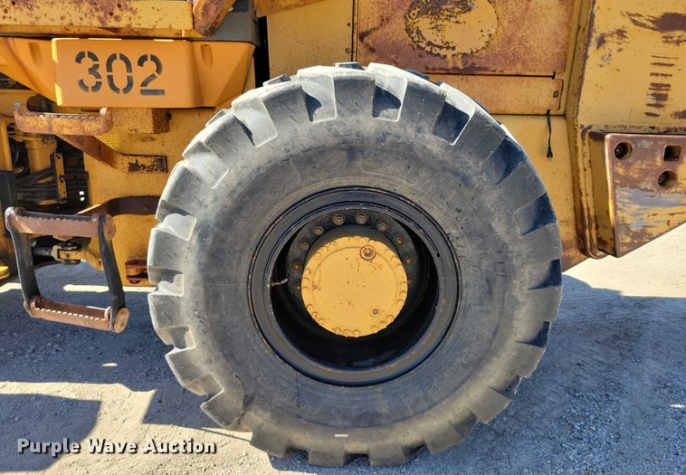 image for item DZ6654 1995 Case 721B wheel loader