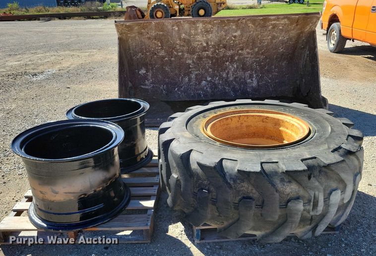 image for item DZ6654 1995 Case 721B wheel loader