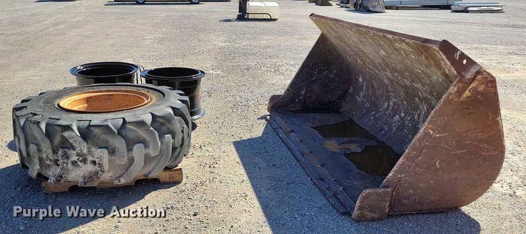 image for item DZ6654 1995 Case 721B wheel loader